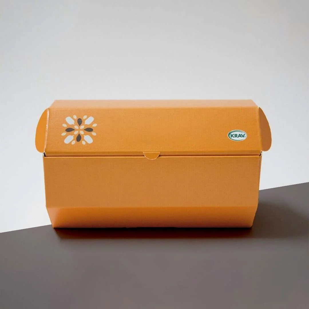 Trapezoid Boxes — custom folding boxes by Packmio Close detail of the print finish on trapezoid boxes